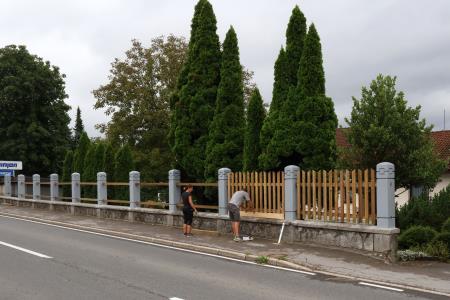 OBNOVA OGRAJE NA RAKEKU 03 FOTO LJUBO VUKELIČ
